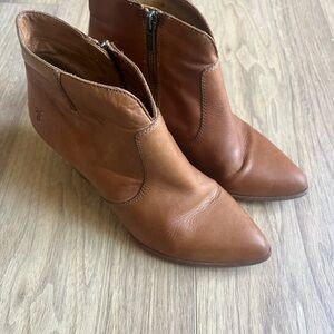 Frye Women's Tan Leather Ankle Boots